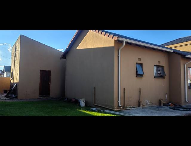3 BEDROOM HOUSE FOR SALE IN ORMONDE